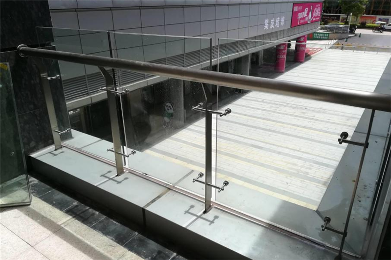 Residential villa glass guardrail balcony walkway escalator railing glass