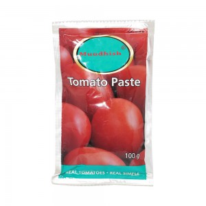 Tomatenpuree of saus in platte sachets (pillow sachets)