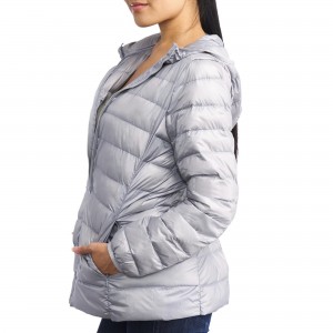 Prilagođena ultra lagana vodootporna ženska jakna s prošivenom kapuljačom koja se može pakirati