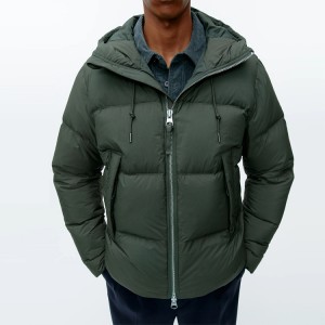 Pielāgota augstas kvalitātes vēja necaurlaidīga silta vīriešu jaka ar kapuci