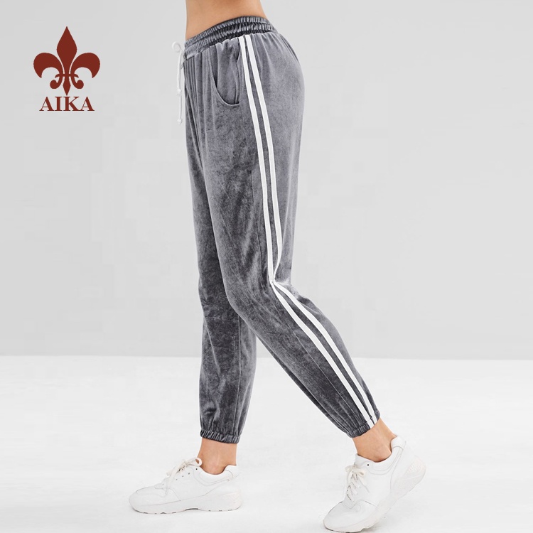 Original Factory Fitness T-shirts - Højkvalitets OEM brugerdefinerede bomuldspolyester fløjl gym pencil bukser kvinder – AIKA