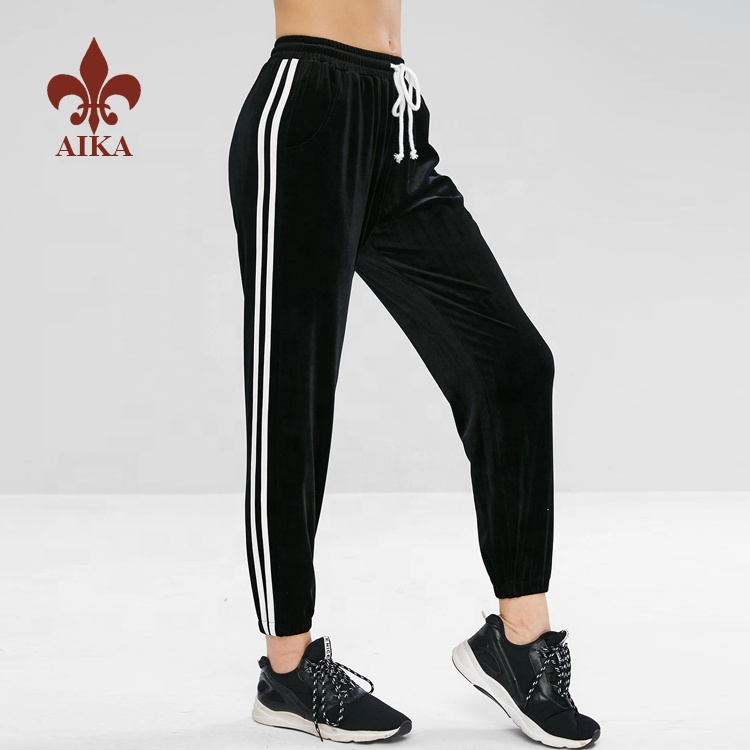 High quality Custom Drop crotch tech velvet reflective black joggers women with side stripe