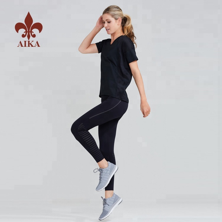 Nieuwe collectie Aangepaste polyester spandex sneldrogende body fit sport yogapakken voor dames
