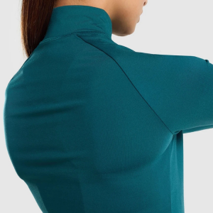 Нова модна маичка за вежбање со долги ракави со патент за четврт за вежбање за жени
