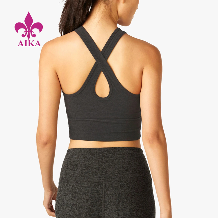 OEM Wholesale Slim Fit Crop Design Polyester Spandex Blank Tank Top for Women detail pictures