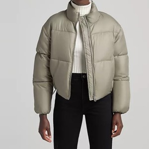 Lag luam wholesale Lightweight 100% Polyester Down Coat Goose Puffer Jacket Rau Cov Poj Niam