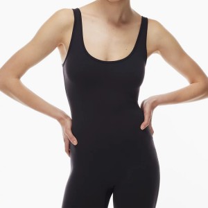 Tukkukauppa Scoop Neck One Piece Gym Bodysuit Custom Fitness Jumpsuit naisille