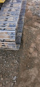 L'escavatore ha utilizzato la macchina modello escavatore Caterpillar E305 in vendita cat305E2