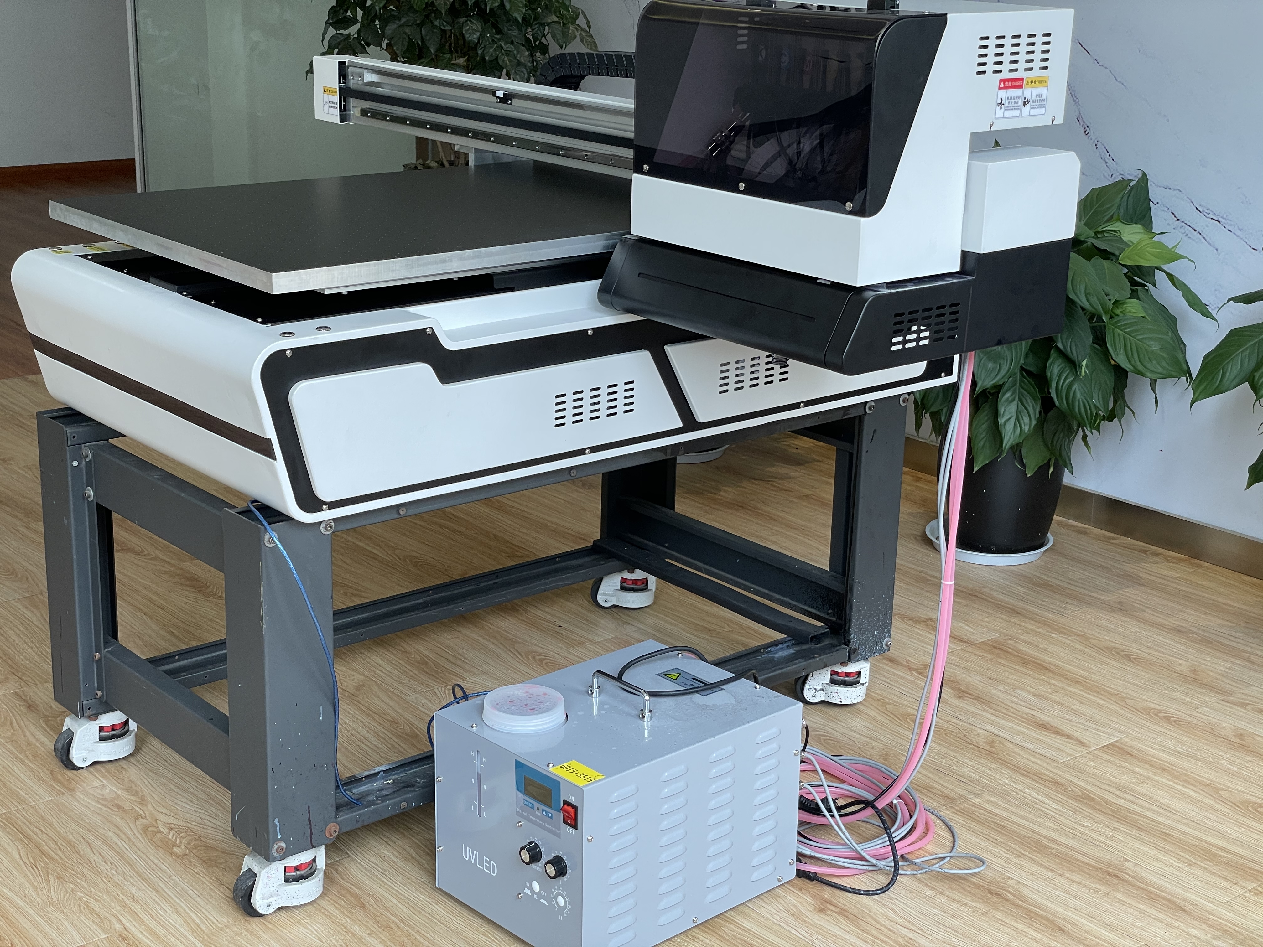 Impressora UV LED uv9060 Impressora UV plana de tinta suau Màquina d'impressió UV d'alta qualitat