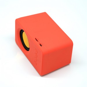 OEM/ODM okrogel in kvadraten brezžični zvočnik s 4-8 urno življenjsko dobo baterije