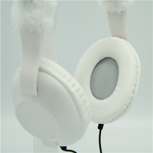 Луксозни кабелни плюшени слушалки с лента за глава: несравним комфорт и завладяващ звук