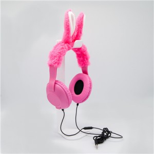 Playful Vibes: Ntxim hlub Plush Pob ntseg Headphones rau Fashionable Music Lovers