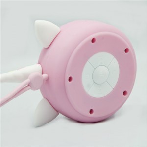 Onja feo mahagaga: Unicorn Waterproof Bluetooth Speaker miaraka amin'ny kaopy suction