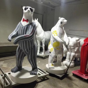 Stor storlek ceremoniell björnskulptur i köpcentrum
