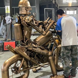 Motorrad-Robotermodell im Retro-Punk-Industriestil