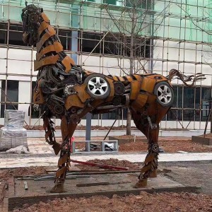 Panka smagā metāla stila aprīkojums Zirgs Nerūsējošais Skulptūra Bāra dekorēšana Metāla zirgs Statuja Skulptūra Zirgs-C