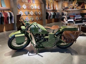 דגם אופנוע הארלי בסגנון רטרו מתכת ברזל תעשייתי בסגנון פאנק