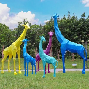 Ģeometriskā FRP pop dārza žirafes skulptūra
