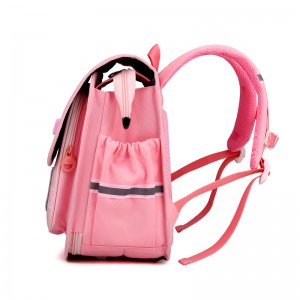 Tillverkar skolryggsäck för tonårspojkar, flickor