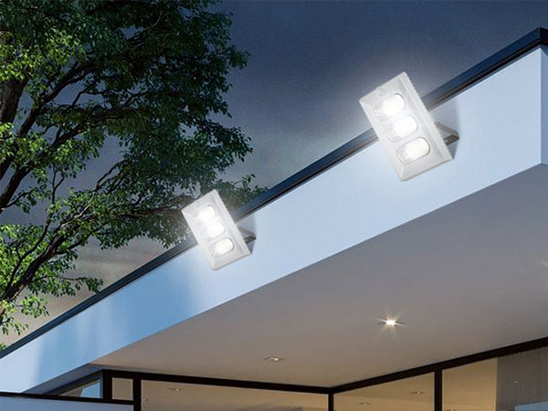 4 Lampu Sorot Tenaga Surya & Penerangan Olah Raga Luar Ruangan Terbaik (2022)