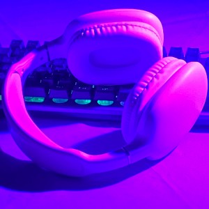 Najnovejša tehnologija Nadzorni gumbi Slušalke Gaming Brezžične slušalke Bluthoot P9