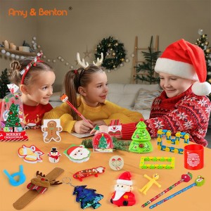 15 veidu Ziemassvētku ballīšu labvēlības 120 gb. ballīšu labvēlību sortiments rotaļu komplekti Balvas bērnu klases balvām