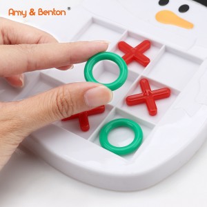 ກະດານເກມ Christmas Tic Tac Toe ກັບ Snowman Penguin ຮູບຮ່າງຂອງເດັກນ້ອຍພັກ Favors Toys