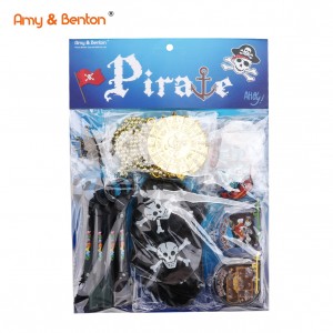 Pirate Party Supplies Kit (26 kpl), merirosvolelut Halloween-koristeet sokkelopeli, avaimenperä, riipus, silmälappu, robottikäsi