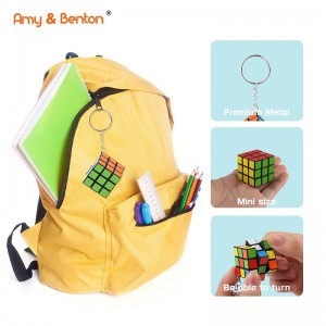 Mini 3 × 3 Magic Cube Puzzle Keyring Fidget Toys Party Bag Gift Fillers