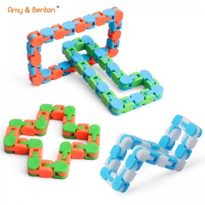 Wacky Tracks Snap and Click Snake Puzzles Stress Relief Fidget Toys