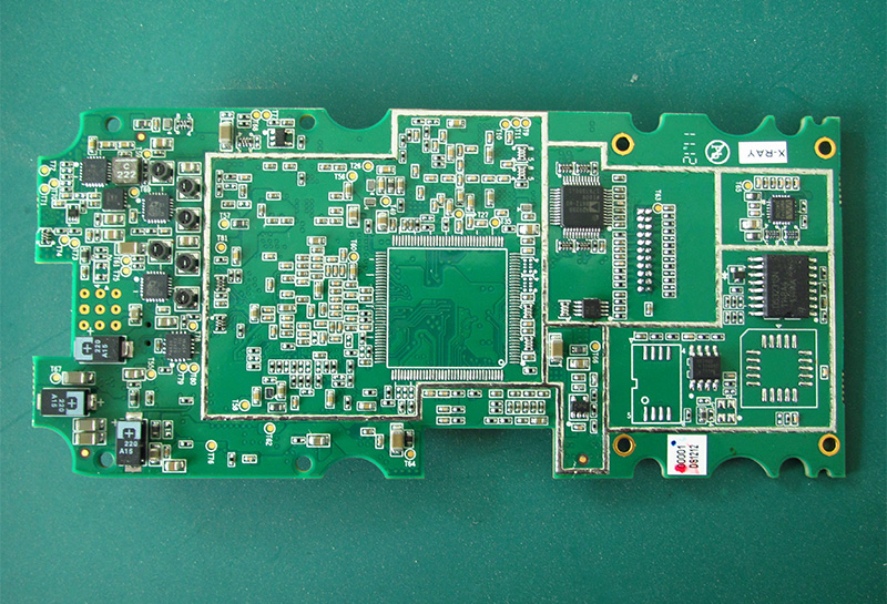 Service d'assemblage de circuits imprimés de système de navigation automatique