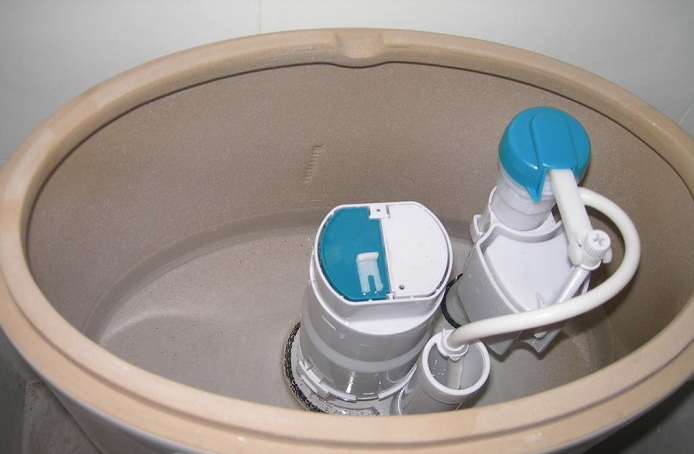 Jak rozwiązać problem niewystarczającego pędu toalety po dłuższym korzystaniu z niej?