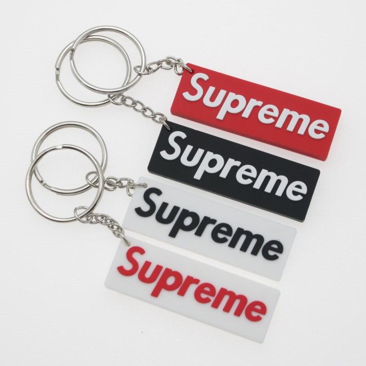 තොග ලාභ Custom Superme 2D PVC Keychain