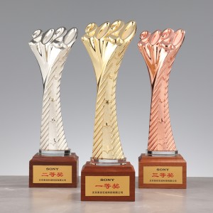 Troféu de campeão de ouro de resina personalizado pronto para uso