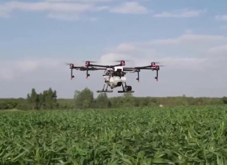 Opatření pro zemědělské postřiky postřikování dronem