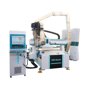 Mycket använd automatisk verktygsväxlare Trädesigngravyrskärning CNC-maskin för möbelbearbetning