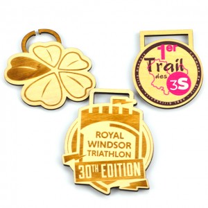Design personalizzato all'ingrosso con logo con incisione laser Sport Marathon Porta medaglie in legno Souvenir Medaglia in legno vuota