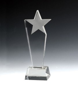 Custom Modern Uniku Disinn Sublimazzjoni Blank Award Trophies Crystal 3D Laser Engrving K9 Glass Crystal Star Trophy