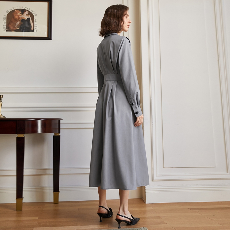 खैरो शर्ट मिडी ड्रेस महिला चित्रित छवि