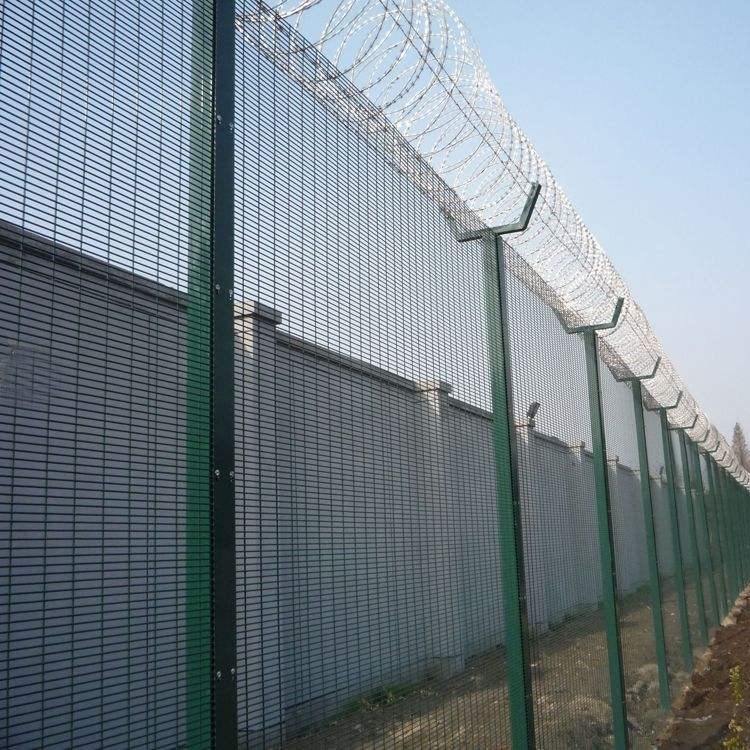Recinzione di sicurezza in rete metallica 358 recinzione anti salita
