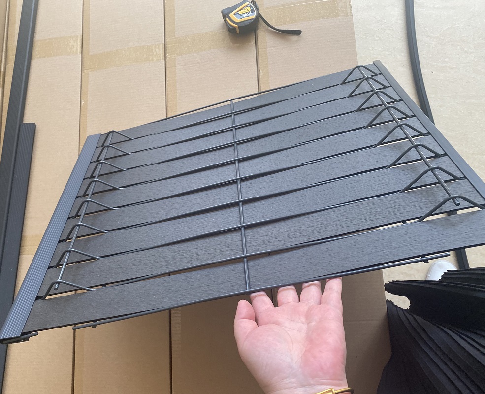 Ridged slats rigid plastic flecible privacy strip for wire mesh fences