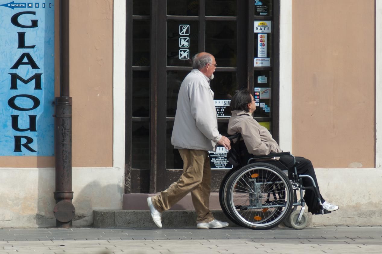 Tekerlekli sandalye kullanıcıları için en erişilebilir giysiler