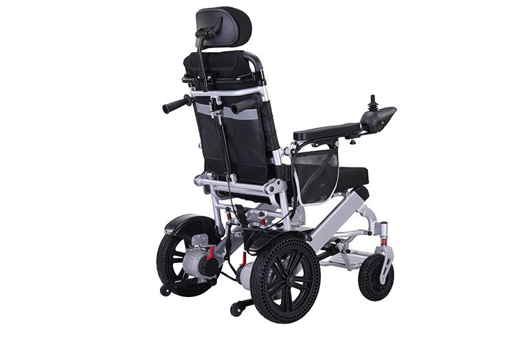 Ang 3 nga kinauyokan nga mga sangkap nga pangitaon kung nagpili usa ka electric wheelchair