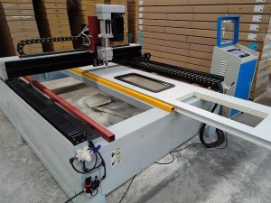 CNC Machine for Cutting Garage Door Windows