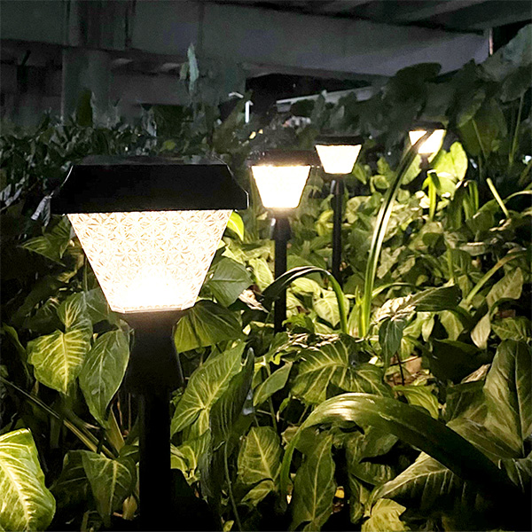 Ideas de iluminación do xardín traseiro: 10 xeitos de iluminar o seu xardín traseiro