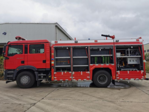 Fektheri e rekisang 4 × 4 kantle ho naha Jeremane (MAN) TGM 18.320 Compressed air foam fire truck