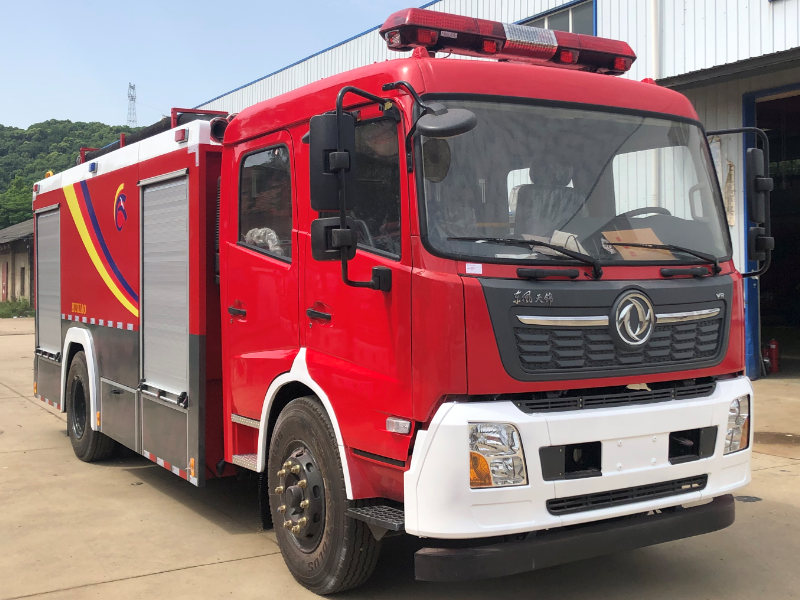 Jó minőségű Dongfeng víztartály tűzoltó teherautó gyártó 4000 literes tűzoltó teherautó Kiemelt kép