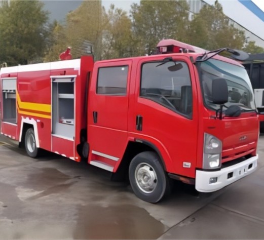 Camion de pompieri Isuzu 3.5T cu spumă de apă de vânzare la cel mai bun preț