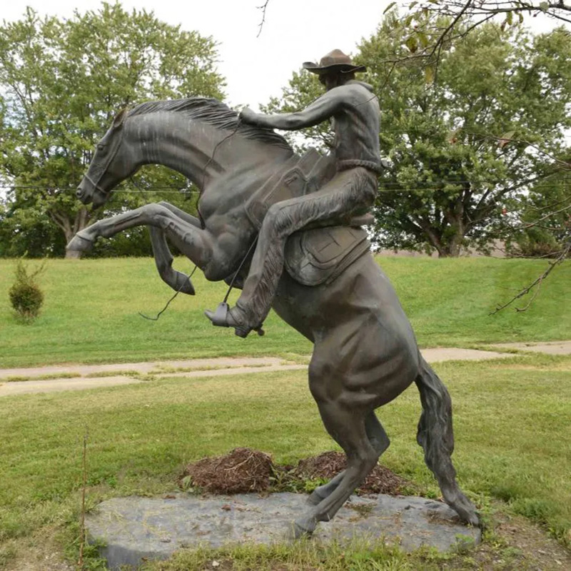Escultura de bronze de cavaleiro de imitação de decoração antiga ao ar livre em tamanho real