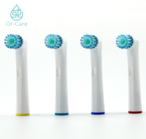 Confezione da 4 testine di ricambio per spazzolino con setole morbide originali per Oral-B
